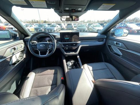 Used 2025 Ford Explorer ST-Line w/ ST-Line Street Pack image 22