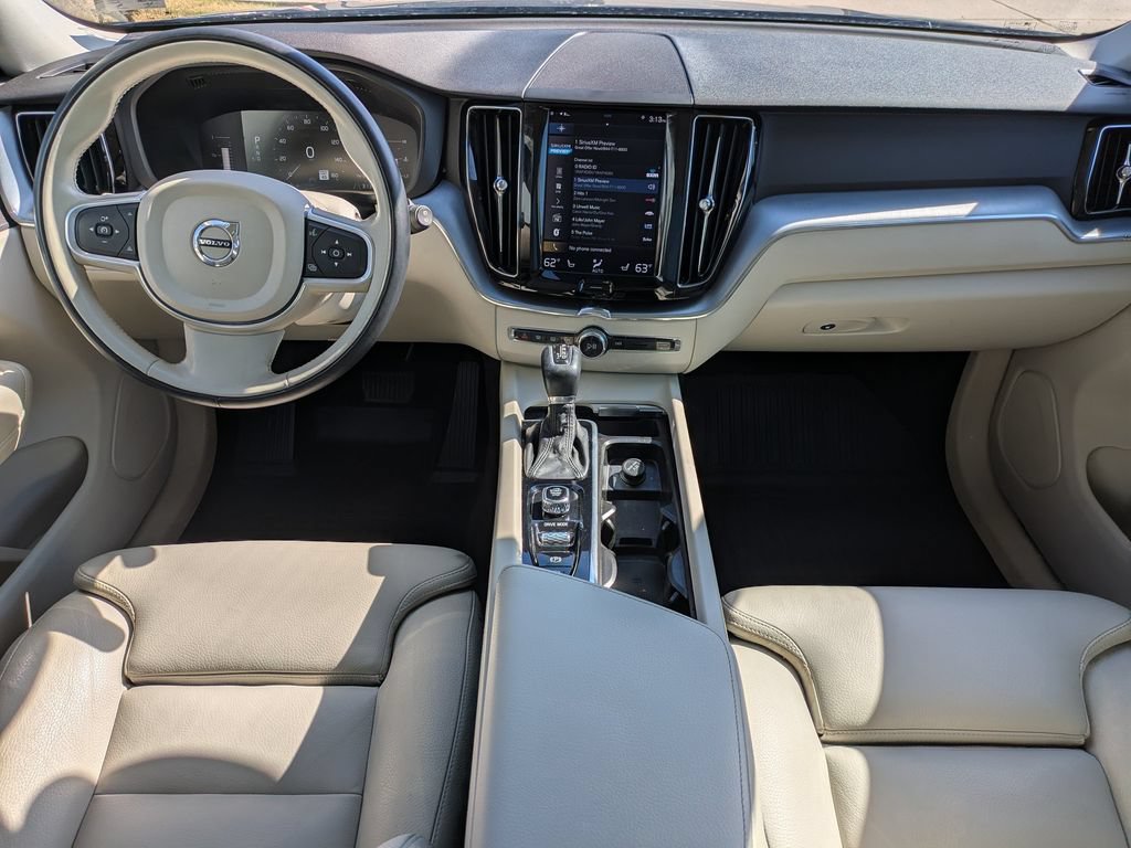 Used 2019 Volvo XC60 T6 Momentum w/ Premium Package AWD/4WD image 15