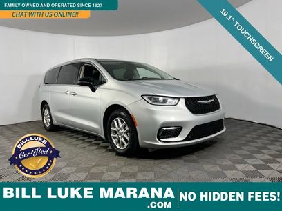 Used 2024 Chrysler Pacifica Touring-L