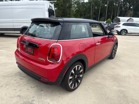 Used 2024 MINI Cooper SE FWD image 4
