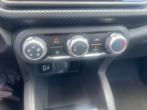 Used 2022 Nissan Kicks S FWD image 52