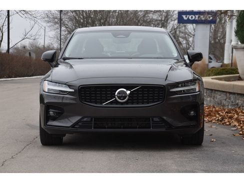 Certified 2023 Volvo S60 B5 Plus w/ Climate Package image 8