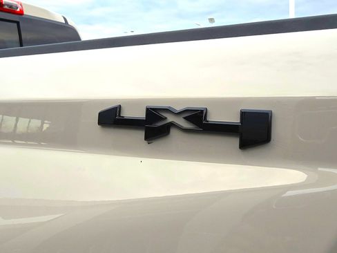 New 2026 GMC Canyon Elevation w/ Convenience Package image 29