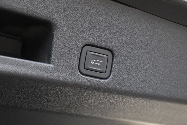Used 2025 Buick Enclave Preferred AWD/4WD image 7