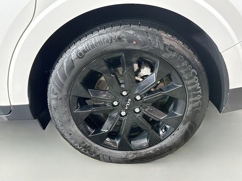 Used 2024 Kia Carnival SX FWD image 32