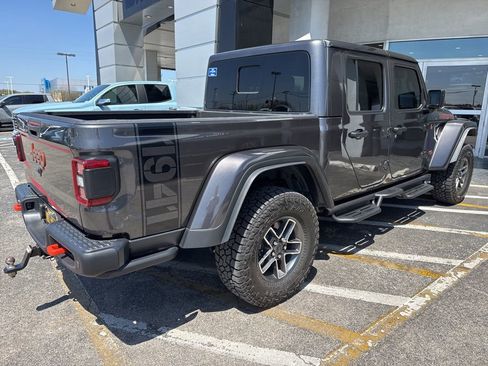 Used 2024 Jeep Gladiator Mojave image 3
