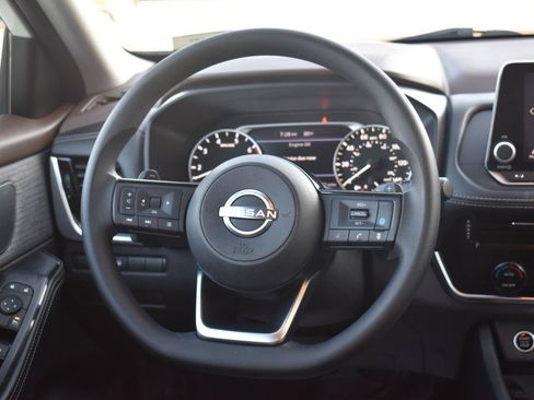 Used 2023 Nissan Rogue SV FWD image 32
