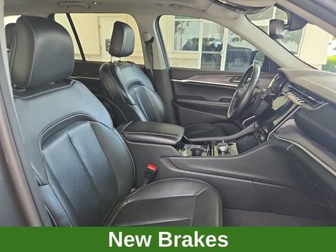 Used 2022 Jeep Grand Cherokee Limited AWD/4WD image 10