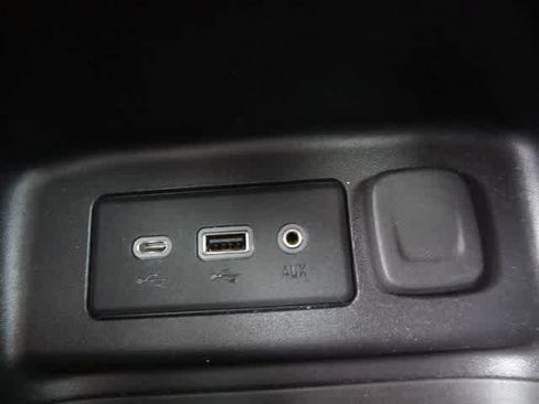 Used 2020 Chevrolet Equinox LT w/ Driver Convenience Package FWD image 31