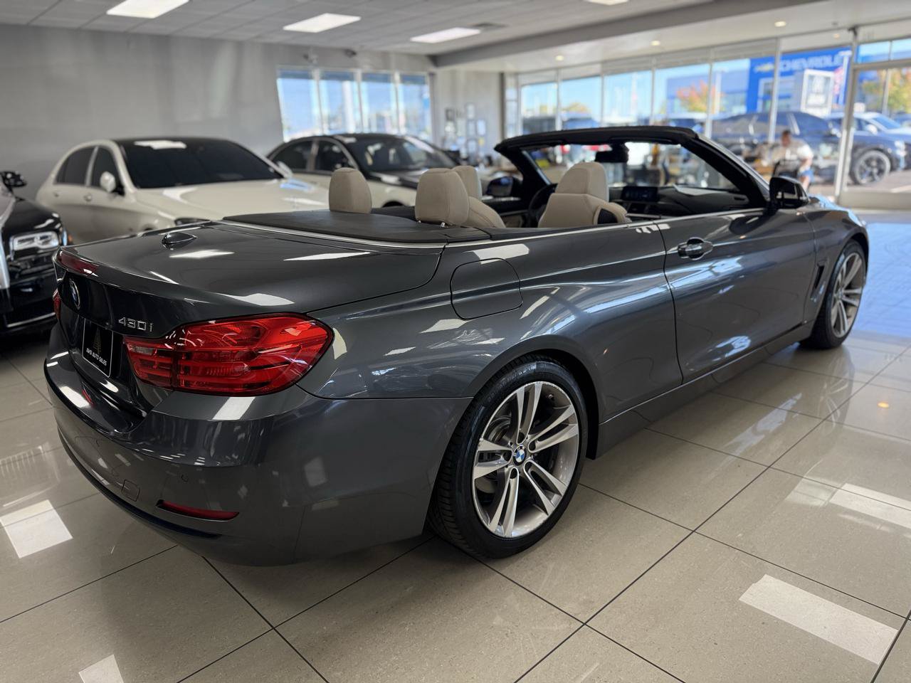 Used 2017 BMW 430i Convertible RWD image 2