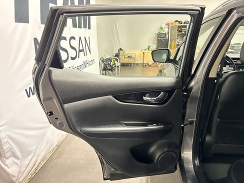 Used 2022 Nissan Rogue Sport SL image 23