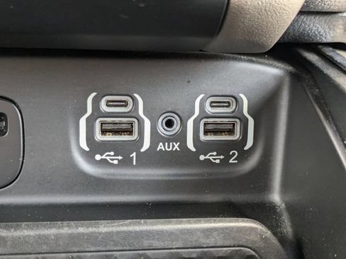 Used 2019 RAM 1500 Laramie w/ Sport Appearance Package AWD/4WD image 23