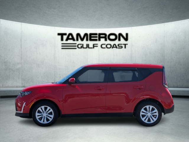 Used 2025 Kia Soul LX FWD image 2