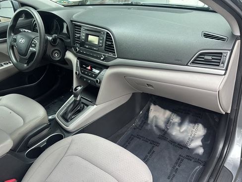 Used 2018 Hyundai Elantra SE FWD image 11