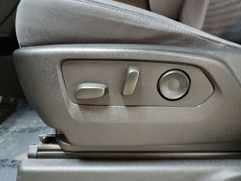 Certified 2022 Chevrolet Silverado 1500 Custom image 16