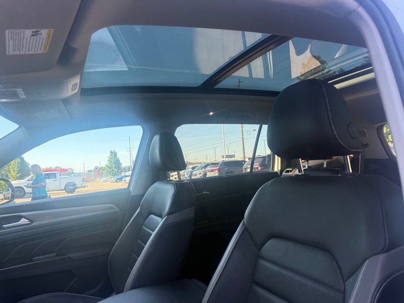 Used 2021 Volkswagen Atlas SEL Premium AWD/4WD image 4