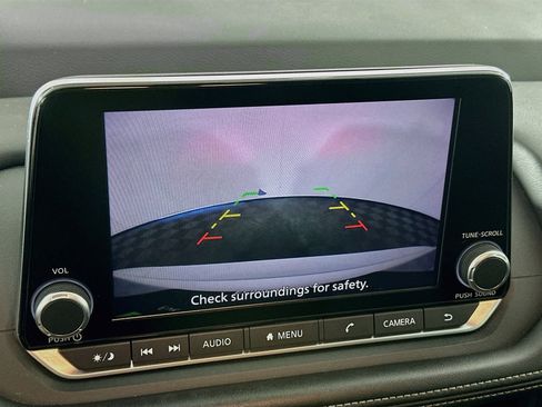 Used 2024 Nissan Rogue S FWD image 22