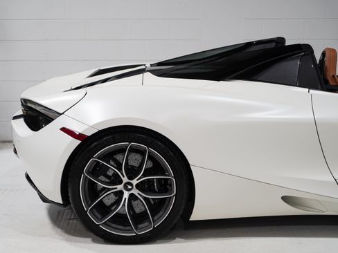 Used 2020 McLaren 720S Spider RWD image 3