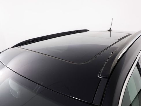 Used 2019 Jeep Compass Limited image 12