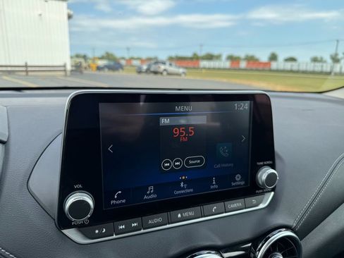 Used 2023 Nissan Sentra SV image 19