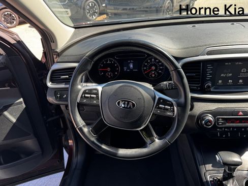 Used 2020 Kia Sorento S image 16