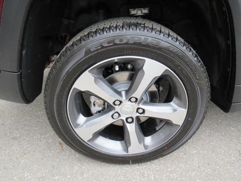 New 2026 Jeep Grand Cherokee Limited AWD/4WD image 7