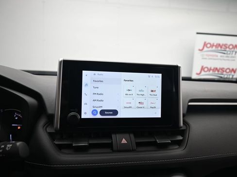Used 2024 Toyota RAV4 XLE FWD image 21