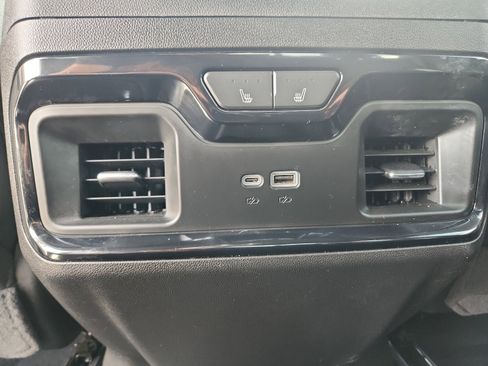 Used 2024 GMC Sierra 2500 AT4 w/ AT4 Premium Plus Package AWD/4WD image 9