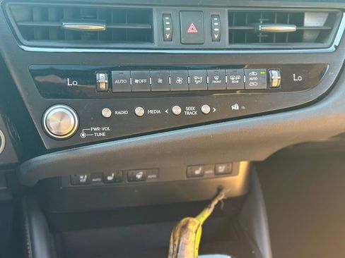 Used 2023 Lexus ES 250 w/ Premium Package image 14