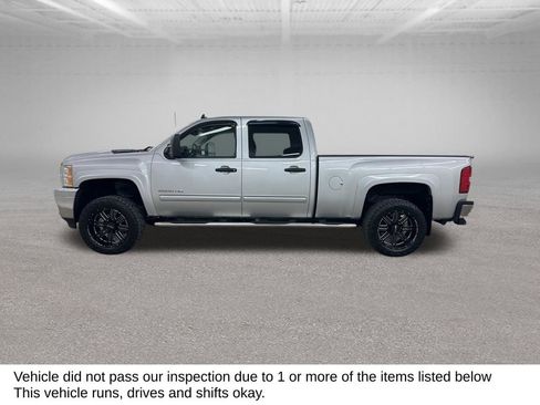 Used 2011 Chevrolet Silverado 2500 LT w/ Interior Plus Package AWD/4WD image 8