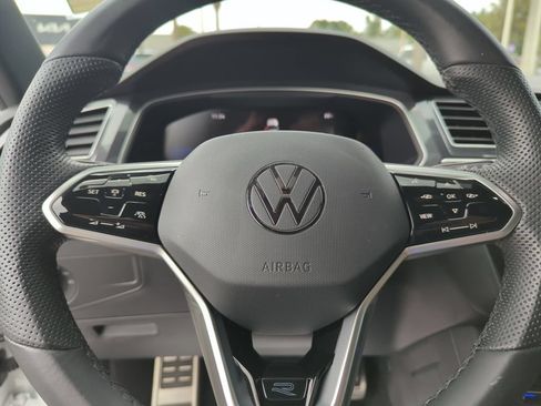 Used 2024 Volkswagen Tiguan SE R-Line FWD image 46