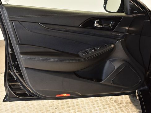 Used 2021 Nissan Maxima Platinum w/ Sport Mat Group FWD image 13