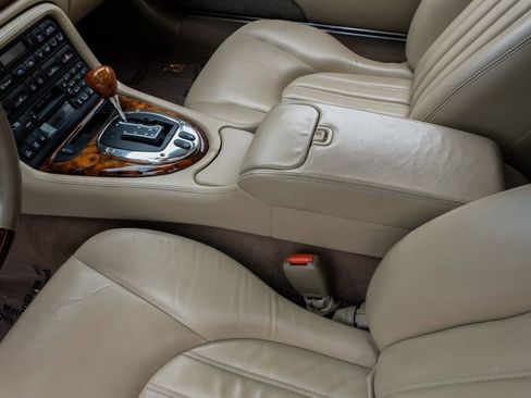 Used 2006 Jaguar XK8 Convertible RWD image 36