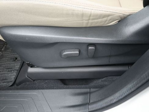 Used 2023 Subaru Ascent Premium w/ Convenience Package image 13