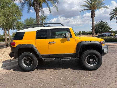 Used 2007 Toyota FJ Cruiser 4WD w/ Convenience Pkg image 2