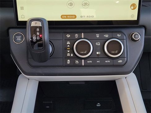 New 2026 Land Rover Defender 110 X-Dynamic SE image 13