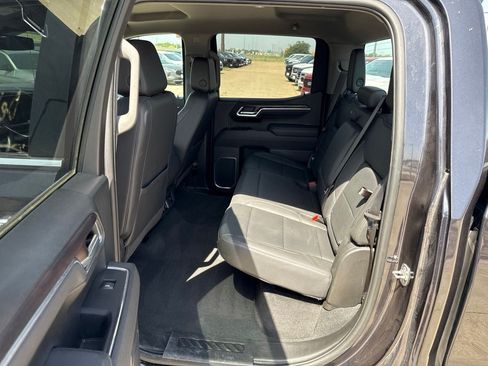 Used 2025 GMC Sierra 1500 SLT AWD/4WD image 5