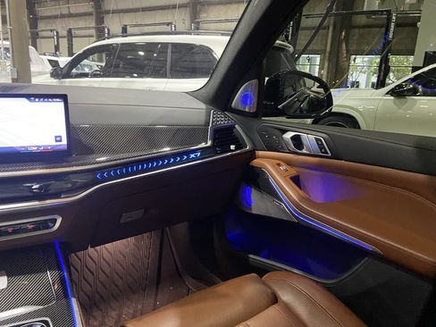 Used 2025 BMW ALPINA XB7 AWD/4WD image 4