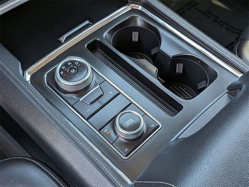 Used 2024 Ford Expedition Max XLT image 23