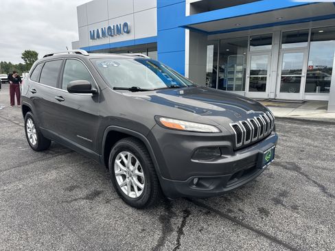 Used 2015 Jeep Cherokee Latitude AWD/4WD image 2