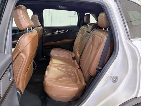 Used 2023 Lincoln Nautilus Reserve w/ Luxury Package FWD image 25