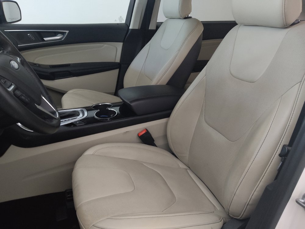 Used 2017 Ford Edge Titanium w/ Equipment Group 301A AWD/4WD image 17