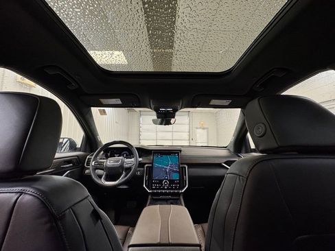 New 2026 GMC Acadia Denali Ultimate w/ LPO, Floor Liner Package image 22