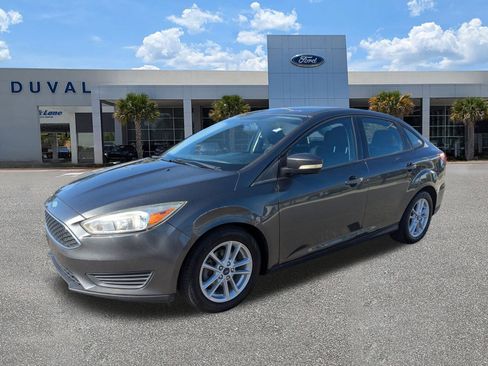Used 2017 Ford Focus SE image 8