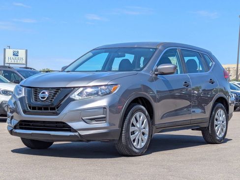 Used 2017 Nissan Rogue S AWD/4WD image 7