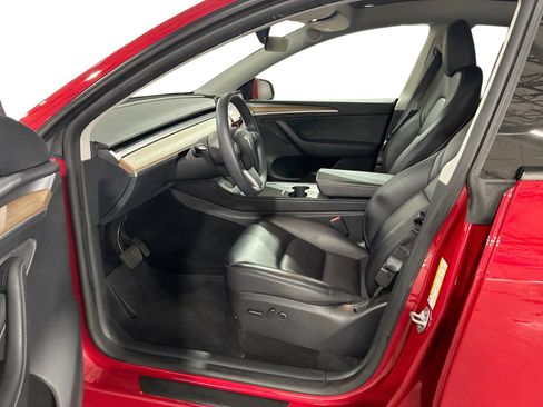 Certified 2023 Tesla Model Y Long Range AWD/4WD image 9