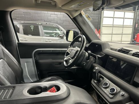 Used 2021 Land Rover Defender 90 First Edition AWD/4WD image 5