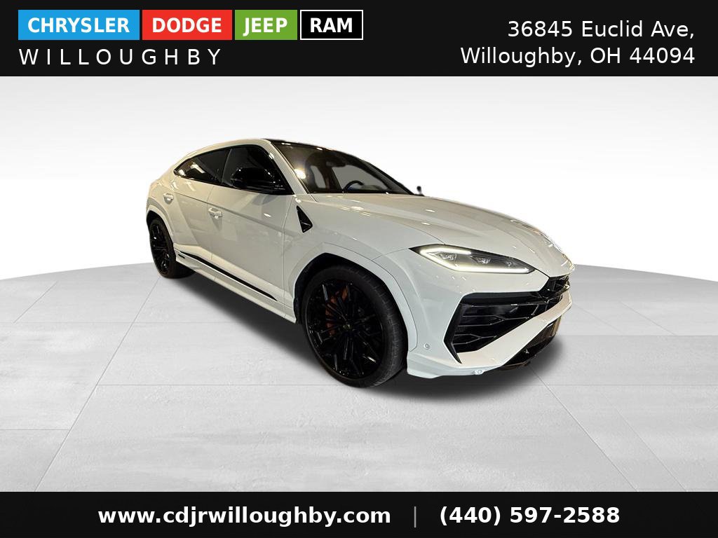 Used 2025 Lamborghini Urus SE AWD/4WD image 1
