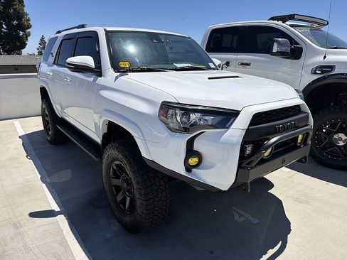 Used 2021 Toyota 4Runner TRD Off-Road Premium AWD/4WD image 3