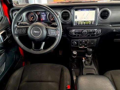 Used 2023 Jeep Gladiator Sport image 14